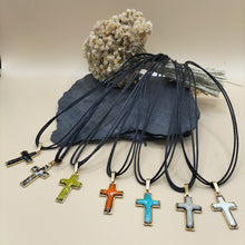 Charger l'image dans la galerie, Collier CROIX émaillée