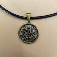 Charger l'image dans la galerie, Collier cuir et émail AURORA- création artisanale