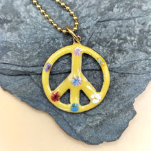 Charger l'image dans la galerie, Collier PEACE bleu ou jaune- création artisanale
