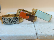 Charger l'image dans la galerie, Bracelet élastique SANDRO acier inoxydable doré -création artisanale -émail
